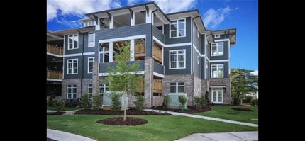 935 McAlway Rd in Charlotte, NC - Foto de edificio - Building Photo