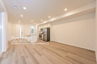 22831 E Stanford Ln in Aurora, CO - Building Photo - Building Photo