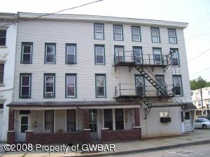 332 Broad St W in Tamaqua, PA - Building Photo