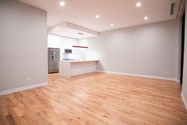 1028 N California Ave in Chicago, IL - Building Photo - Building Photo