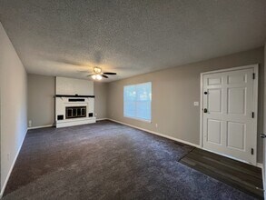 212 SW 26th St in Blue Springs, MO - Building Photo - Building Photo