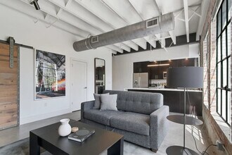 822 Howard Ave in New Orleans, LA - Building Photo - Building Photo