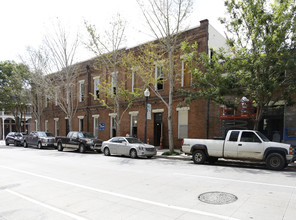 801 Magazine St in New Orleans, LA - Foto de edificio - Building Photo