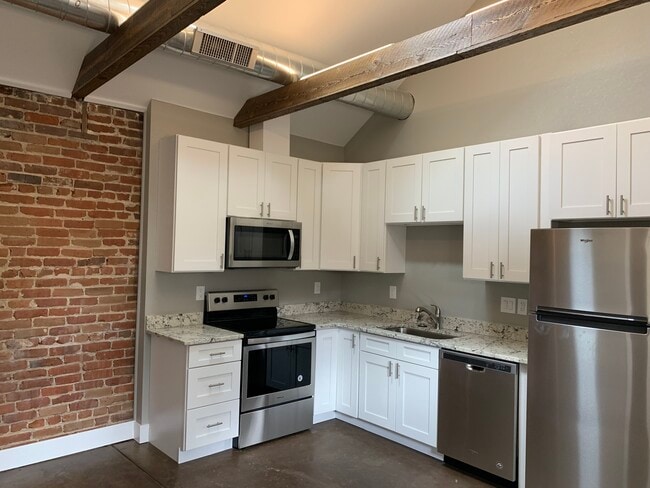 property at 152 Knox Ct