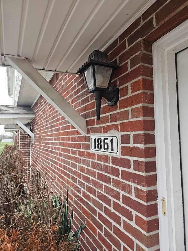1861 Winfield Park Dr in Greenfield, IN - Foto de edificio - Building Photo