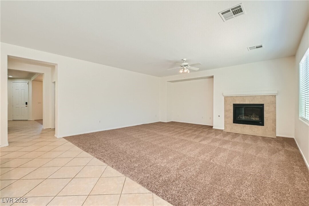 6732 Kyle Stewart Ct in North Las Vegas, NV - Foto de edificio