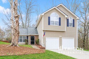 1528 Cardinal Ln in Winder, GA - Building Photo