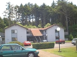 Sea Haven Apartments in Lincoln City, OR - Building Photo