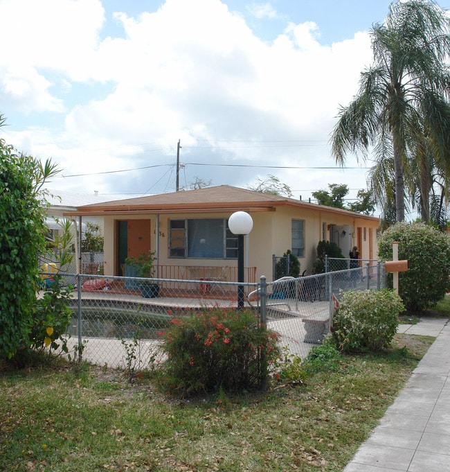 1842 Rodman St in Hollywood, FL - Building Photo - Building Photo