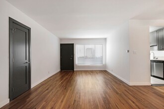 917 5th St in Santa Monica in Santa Monica, CA - Building Photo - Interior Photo