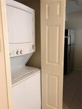 9807 Walnut St in Dallas, TX - Foto de edificio - Building Photo