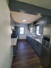 1542 N Pinecrest St in Wichita, KS - Building Photo - Building Photo