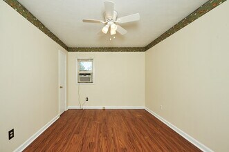 212 E Hillcrest Dr in Springfield, TN - Building Photo - Building Photo