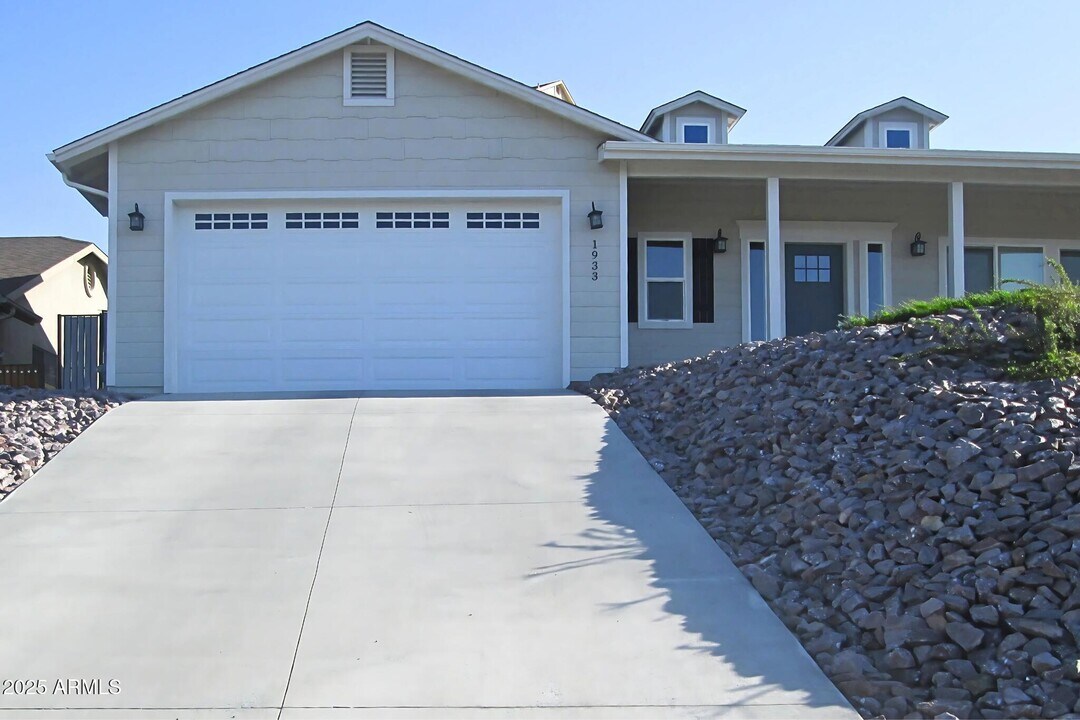 1933 Atlantic Ave in Prescott, AZ - Building Photo