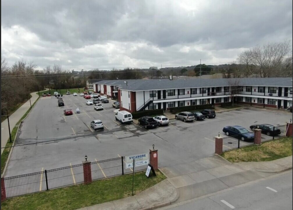 775 W Sycamore St in Fayetteville, AR - Building Photo