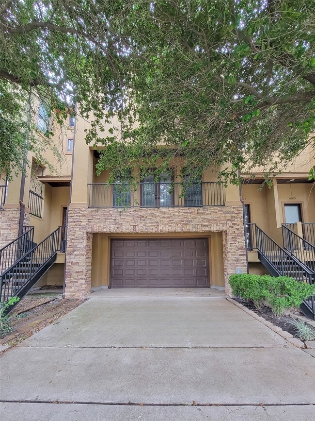 property at 1605 W 14th St