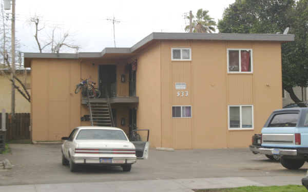 533 N Monroe St in Stockton, CA - Foto de edificio