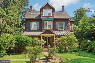 1420 Pennsylvania Ave in Berwyn, PA - Building Photo