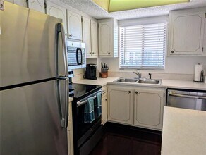 3963 Lake Bayshore Dr in Bradenton, FL - Building Photo - Building Photo