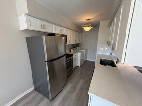 1152 Cove Dr in Prospect Heights, IL - Building Photo - Building Photo