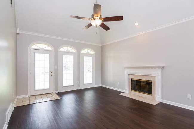 8925 Lake Springs Cove in Memphis, TN - Building Photo - Building Photo
