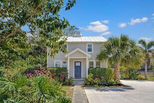 1425 E Crisafulli Rd in Merritt Island, FL - Building Photo