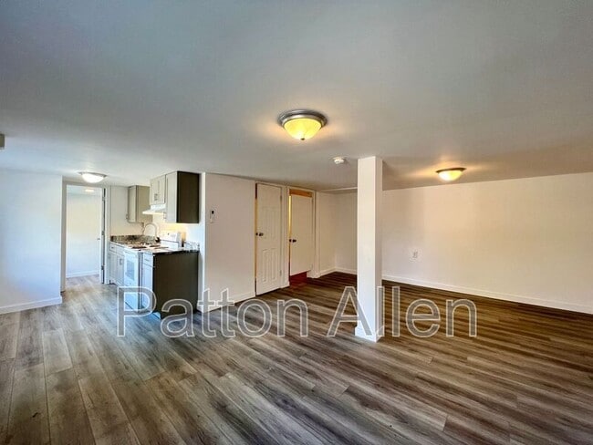 239 Cedar Hill Rd in Asheville, NC - Building Photo - Building Photo