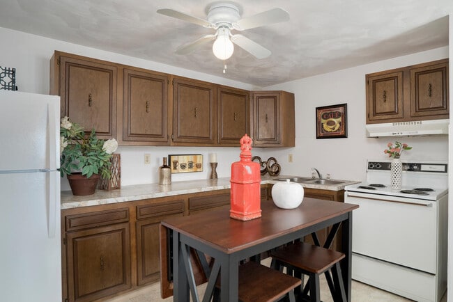 Niagara I in Niagara Falls, NY - Building Photo - Building Photo