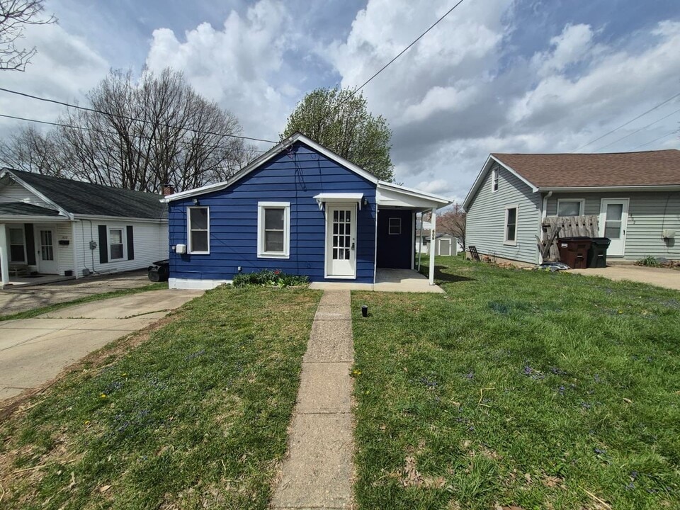 606 Willow St in Elsmere, KY - Building Photo