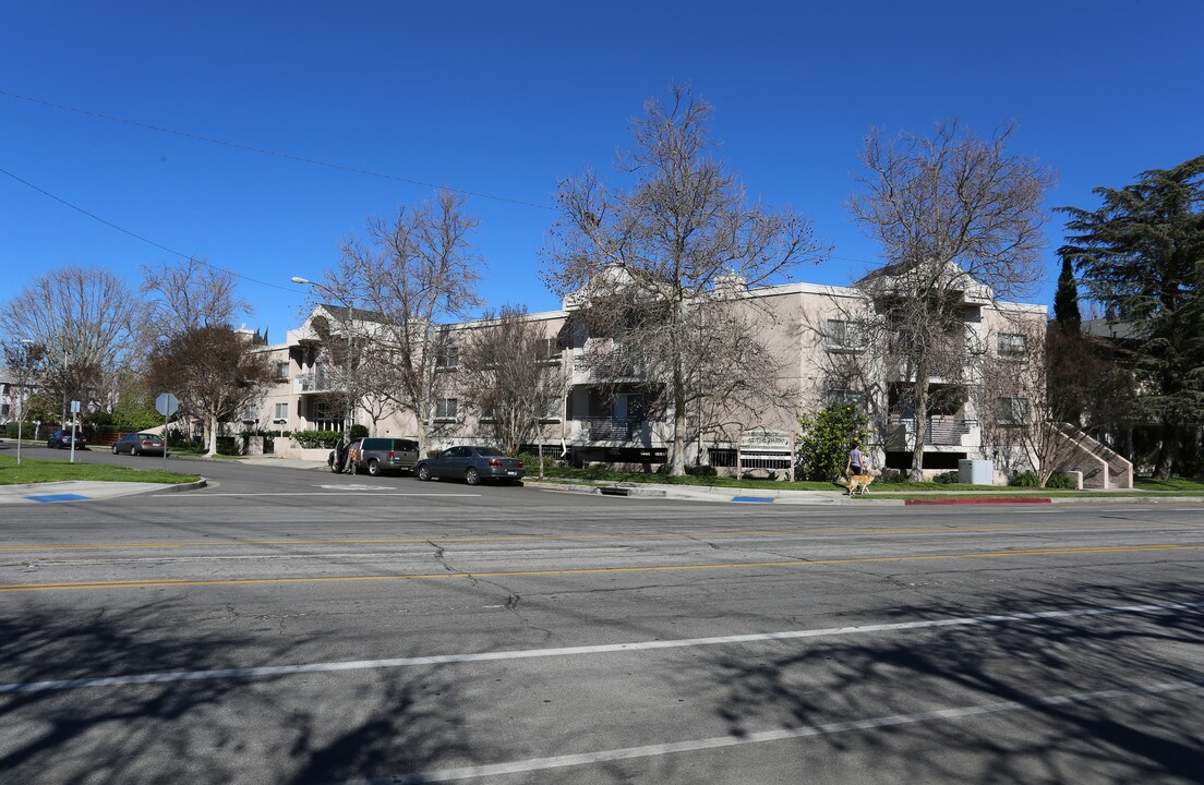 Regency At The Park in Burbank, CA - Building Photo