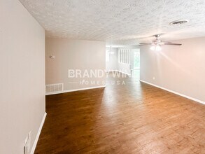 3005 Forestside Ln in College Park, GA - Building Photo - Building Photo