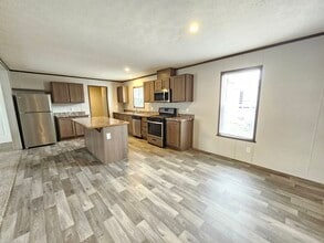 201 Birch in Highland, MI - Building Photo - Building Photo
