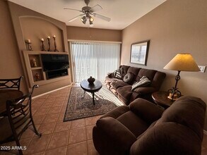 10401 N Saguaro Blvd in Fountain Hills, AZ - Foto de edificio - Building Photo