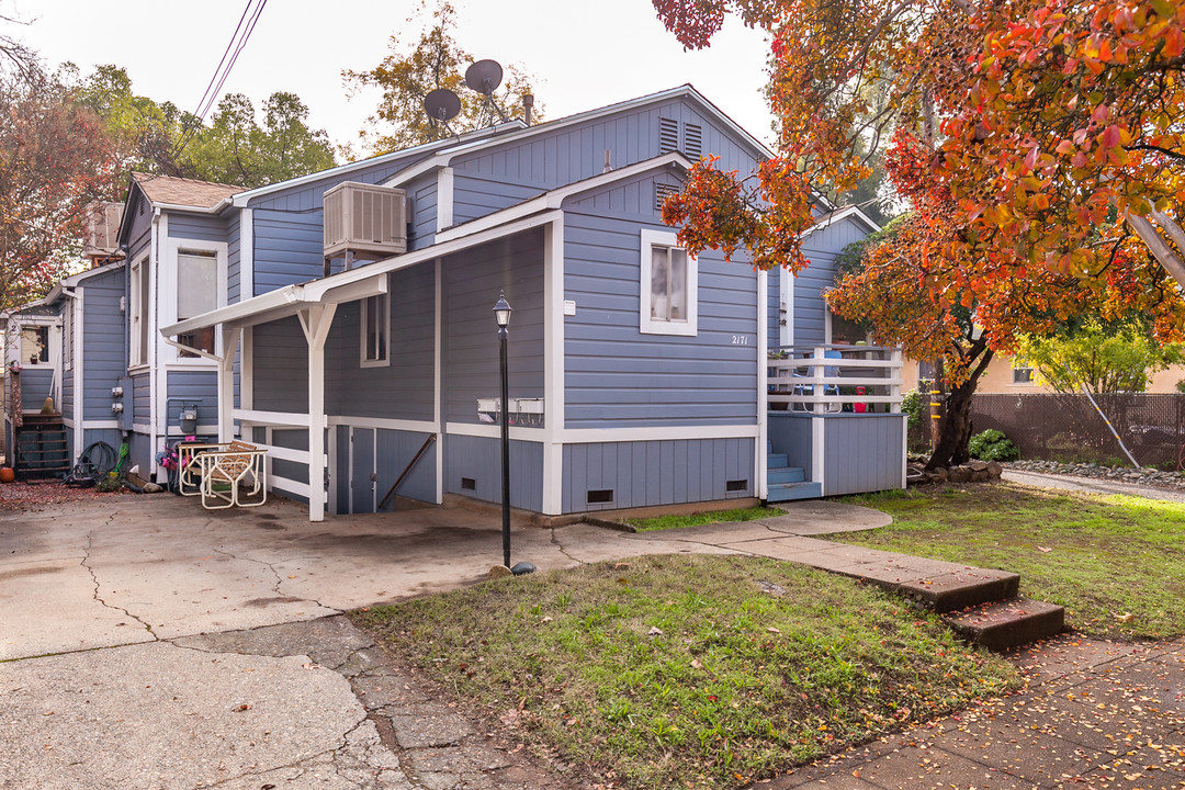 2171 Park Ave in Oroville, CA - Building Photo