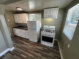 2018 Ocean View Blvd in San Diego, CA - Building Photo