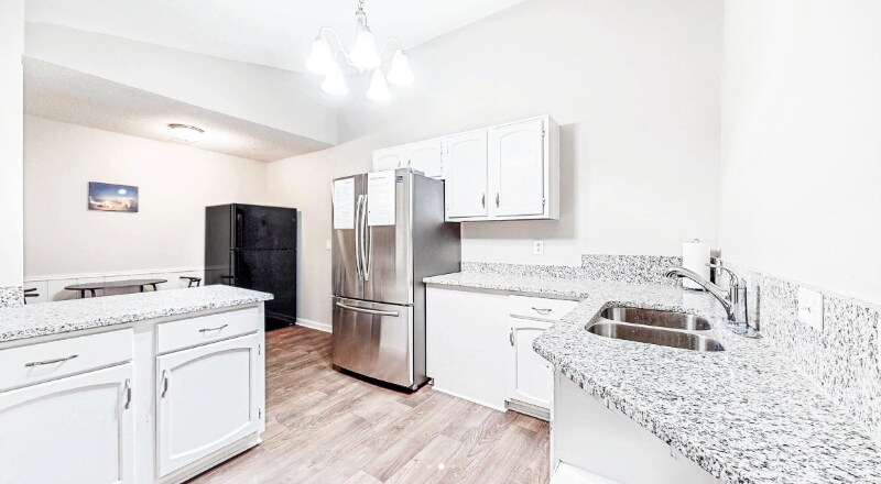 5437 Biffle Rd in Stone Mountain, GA - Building Photo