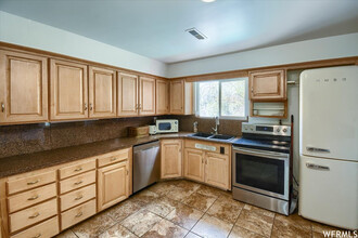 4045 N Canyon Rd in Provo, UT - Building Photo - Building Photo