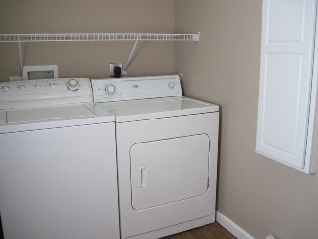 322 N Titus Ave, Unit Apt. 2 in Ithaca, NY - Building Photo - Building Photo