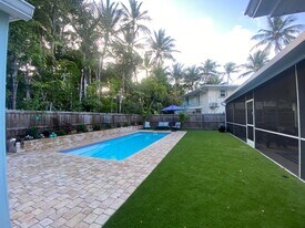 131 N Ocean Ln in Islamorada, FL - Building Photo