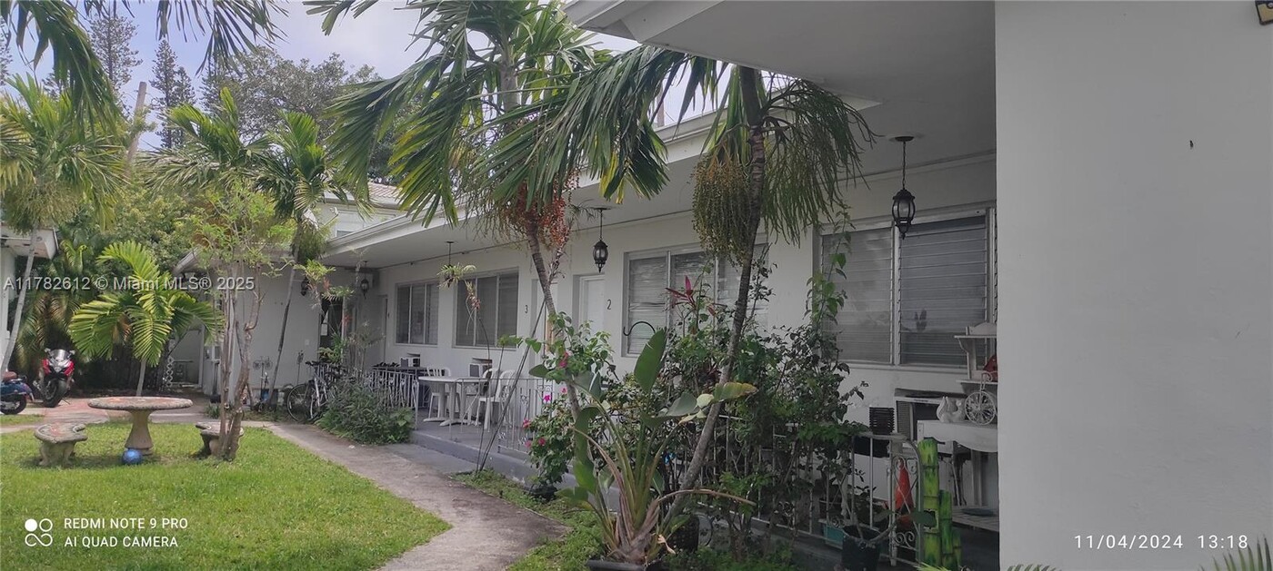 7125 Rue Granville in Miami Beach, FL - Building Photo