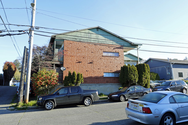 Juneau Apartments in Seattle, WA - Building Photo - Building Photo