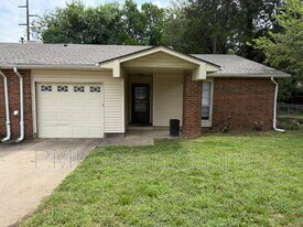 6609 S Rockford Ave in Tulsa, OK - Building Photo