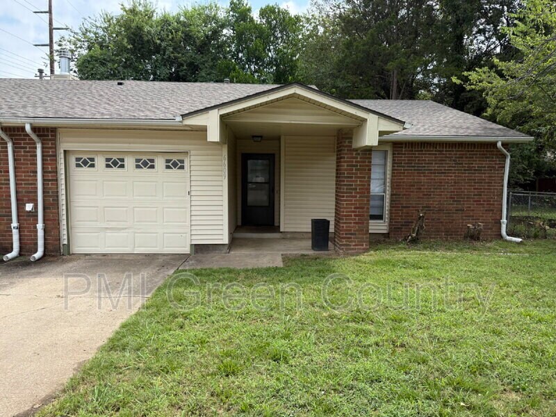 6609 S Rockford Ave in Tulsa, OK - Building Photo