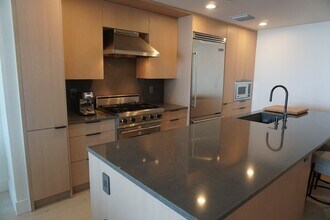 1208 E Kennedy Blvd, Unit Exclusive Designer Condo in Tampa, FL - Building Photo - Building Photo