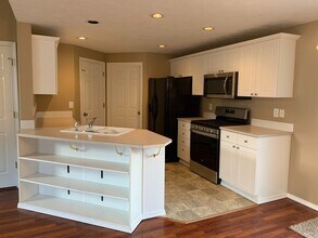 37757 Coralburst St in Sandy, OR - Building Photo - Building Photo