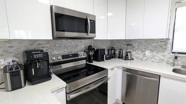 property at 7753 Courtyard Run W