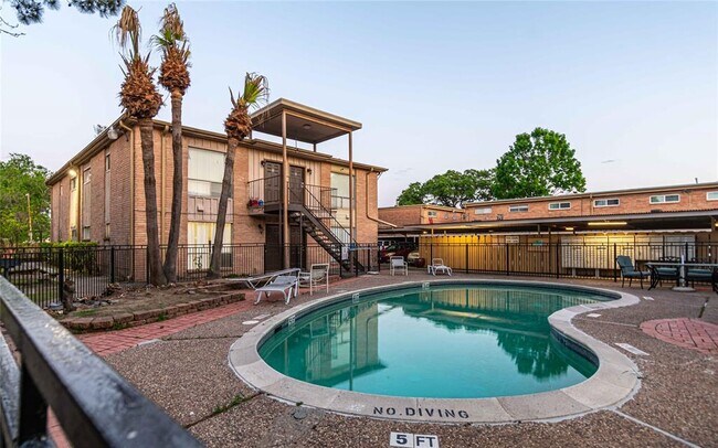 8110 Albacore Dr photo'