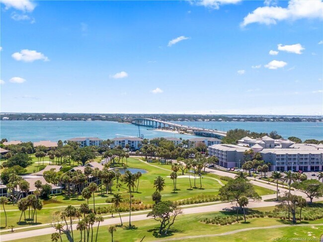 5571 NE Gulfstream Way in Stuart, FL - Building Photo - Building Photo