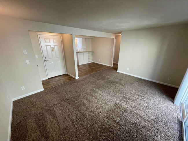 property at 336 Whitesell St W