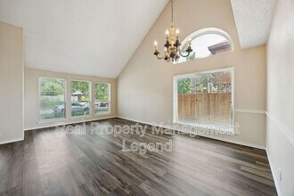 817 Sewell Dr in Lancaster, TX - Building Photo - Building Photo
